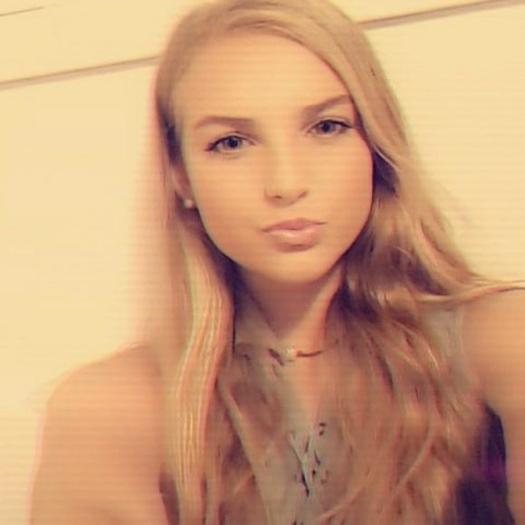 Meet your Posher, Paige - Picture 1 of 1